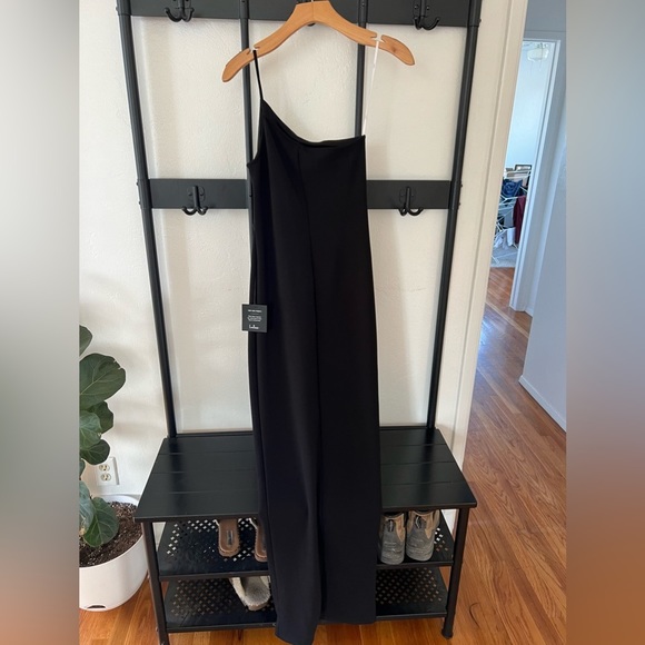Lulus Dresses & Skirts - Lulus Small NWT black one shoulder maxi dress